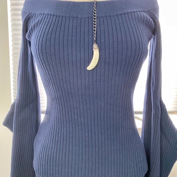 2 piece off-the-shoulder sweater and skirt - Picture 2 of 8